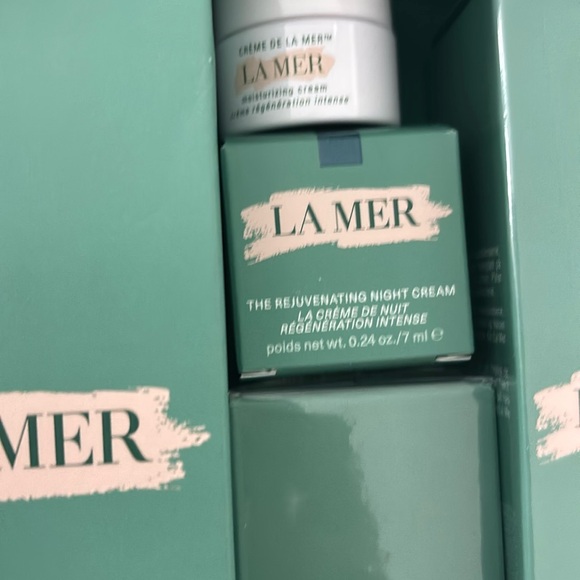 La Mer Skincare Set in Green Case - Picture 5 of 8